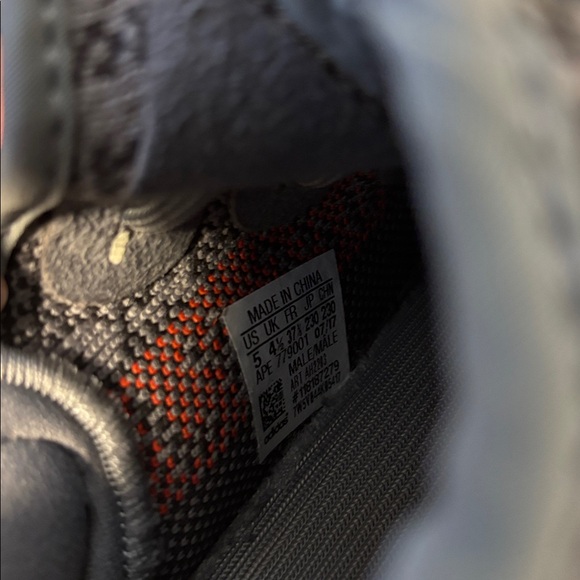 Yeezy Boost Sneakers - Picture 6 of 6
